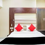 Capital O75949 Hotel Kiaara