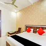 Capital O75949 Hotel Kiaara