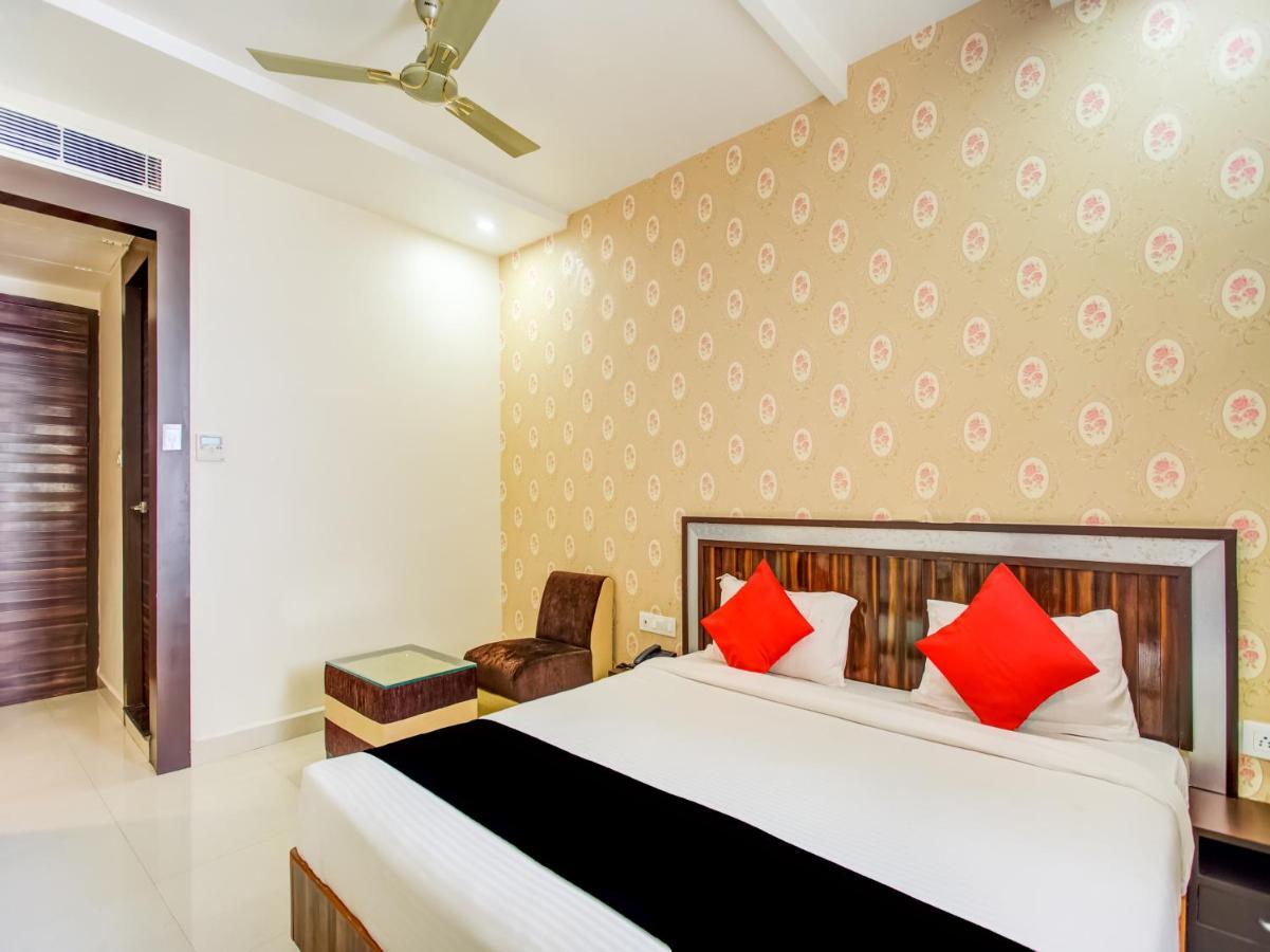 Capital O75949 Kiaara Hotel 3*