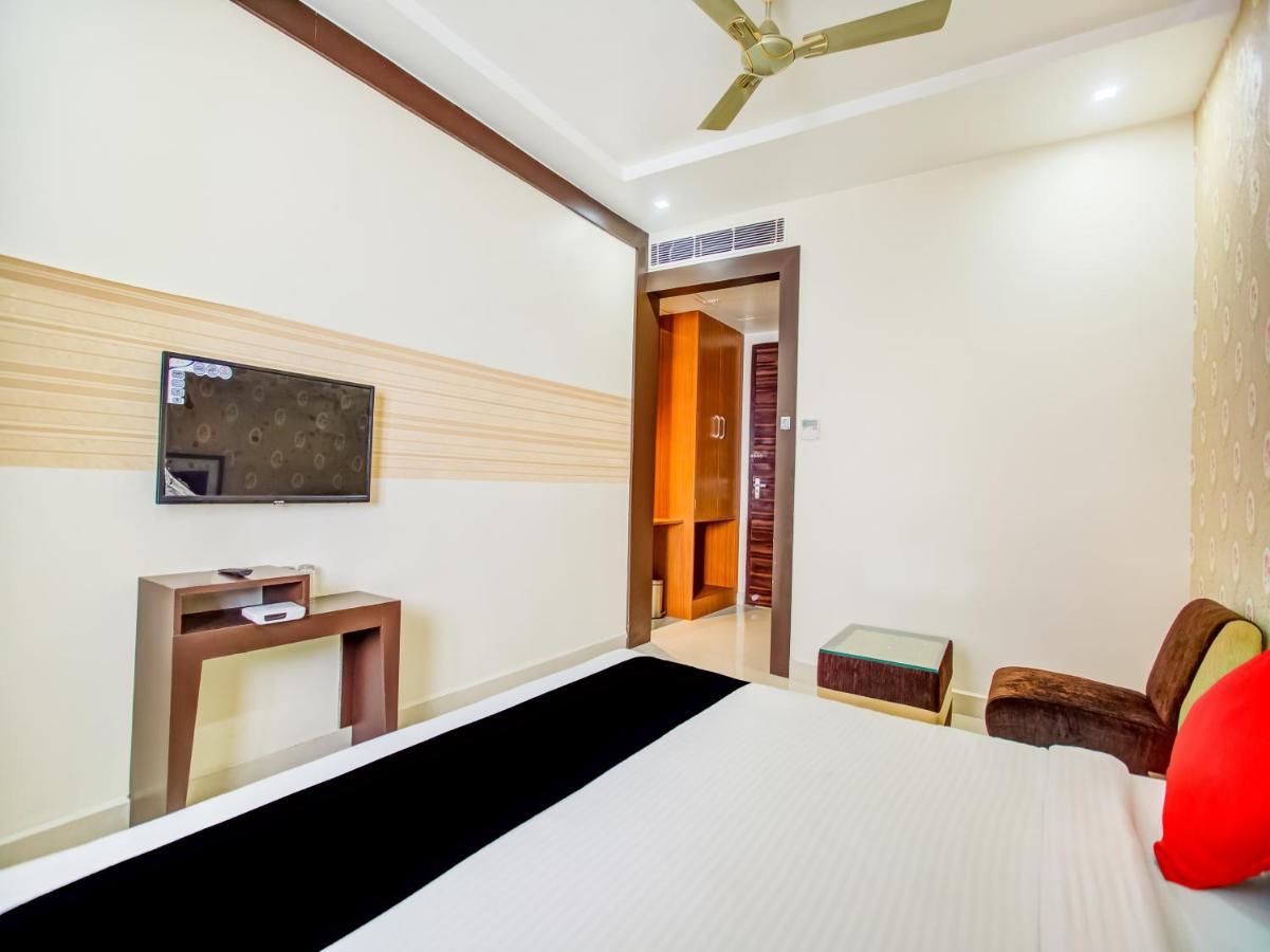 Capital O75949 Kiaara Hotel Varanasi